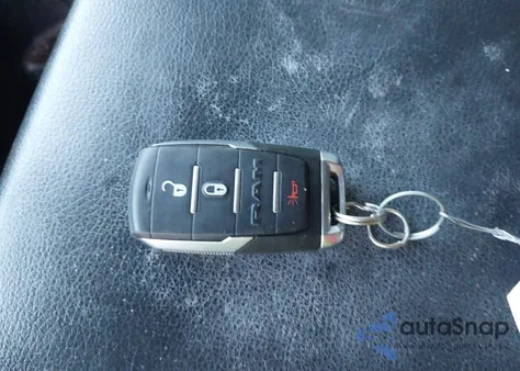 2019 Ram 1500 Big Horn/Lone Star 4X4 5'7 Box z USA, uszkodzony, nr VIN 1C6SRFFT2KN628948